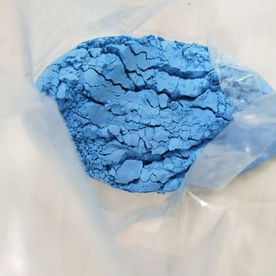 Μπλε Χρωματιστή Σκόνη Ένα Νέο Μαγικό για τα Ρούχα—Απορρυπαντικό για Έγχρωμα Ρούχα